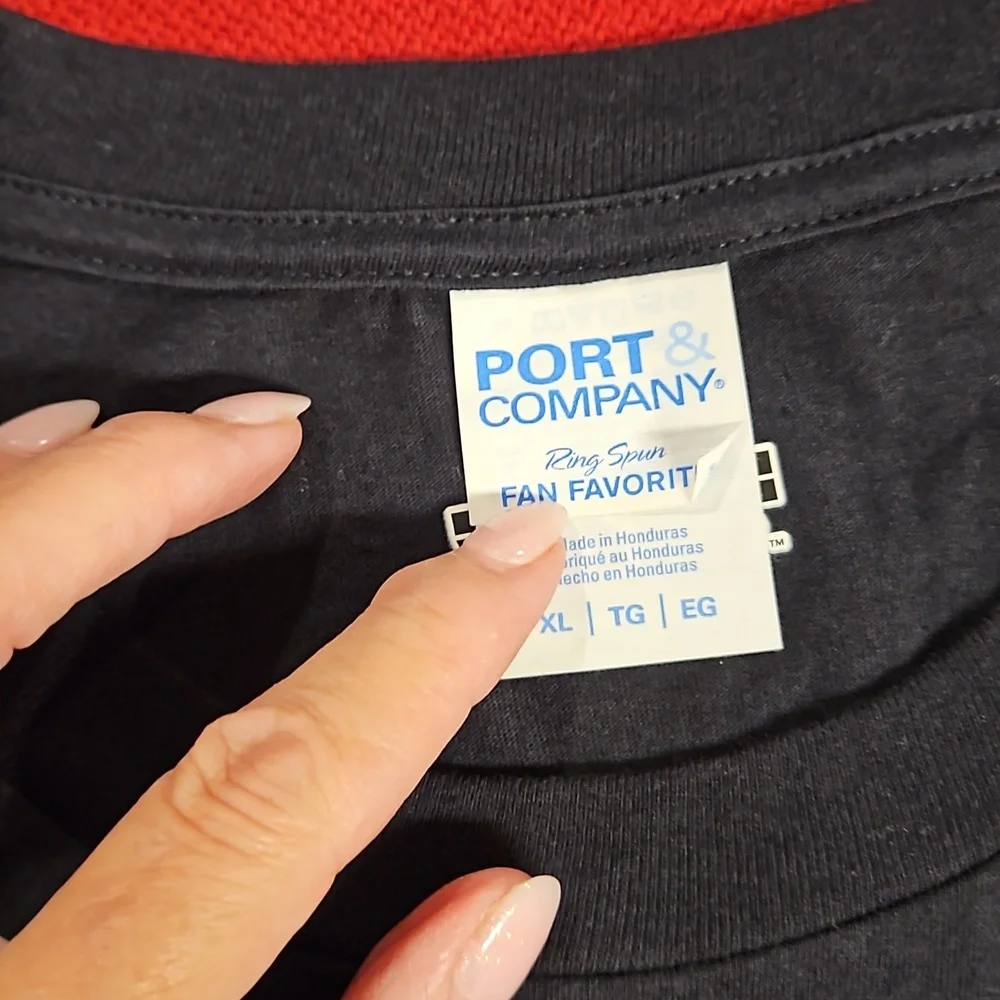 Star Wars Disney Lucasfilm The Mandalorian black short sleeve tee XL Unisex EUC - Picture 3 of 5